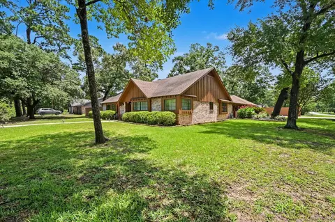 26222 Oakhurst Dr, Spring, TX 77386