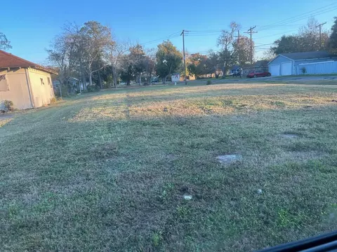 2800 10th St, Port Arthur, TX 77640