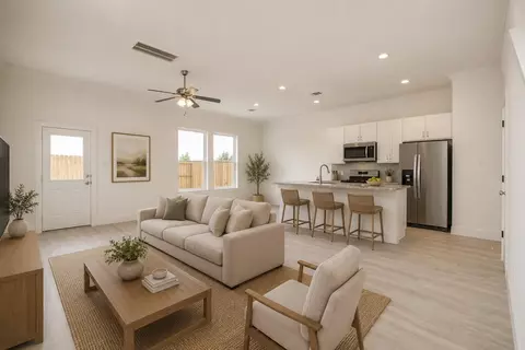 6404 Pregonero Ln, Houston, TX 77048