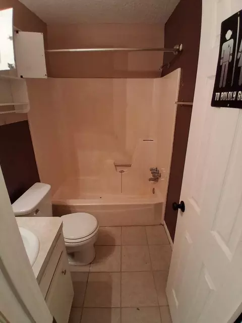 Bath - 5330 Kent Dr, Pasadena, TX 77505 photo 5 of 5