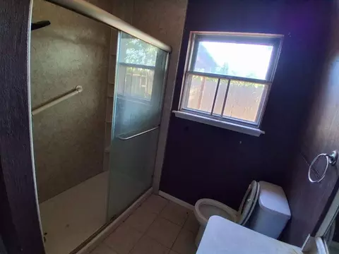 Bath - 5330 Kent Dr, Pasadena, TX 77505 photo 1 of 5