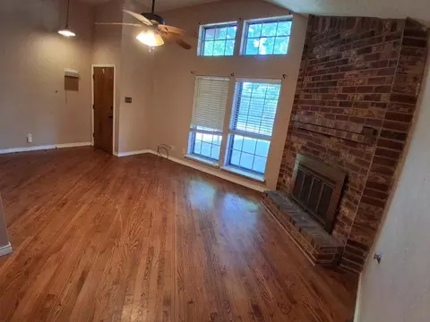 Living - 5330 Kent Dr, Pasadena, TX 77505 photo 3 of 3
