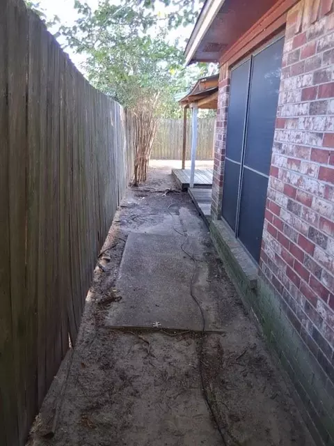 Exterior - 5330 Kent Dr, Pasadena, TX 77505 photo 6 of 7