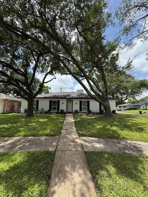 16602 David Glen Dr, Friendswood, TX 77546