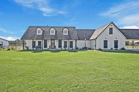 8120 Beach Haven Rd, Baytown, TX 77523