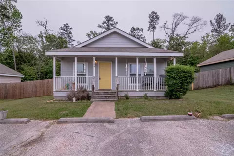 160 Varsity Dr, Huntsville, TX 77340