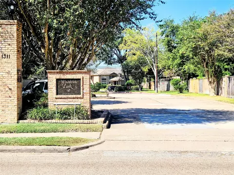 1311 Antoine Dr #252, Houston, TX 77055