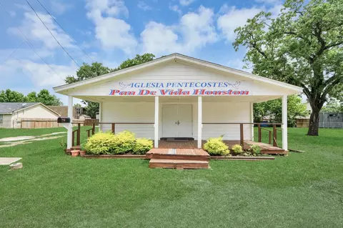 810 Lucky St, Houston, TX 77088