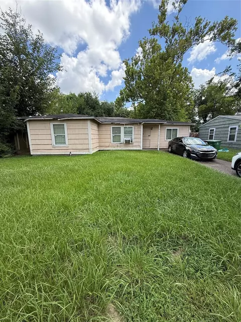5210 Westover St, Houston, TX 77033