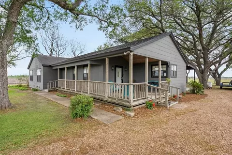 13339 Bj Dusek Rd, Wallis, TX 77485