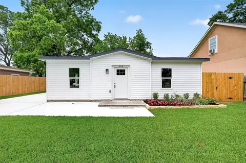 404 W Homan St, Baytown, TX 77520