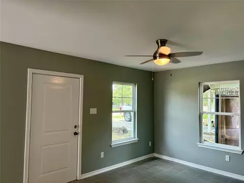 Living - 1108 Jackson Ave, Pasadena, TX 77506 photo 1 of 1