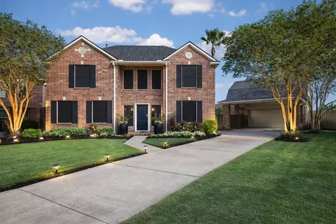 394 Hyland Ln, League City, TX 77573