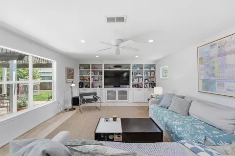 1006 Prince St, Houston, TX 77008