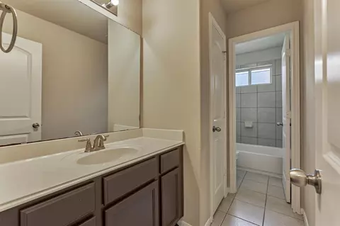 Bath - 30707 Sage Trace Ct, Spring, TX 77386 photo 5 of 6