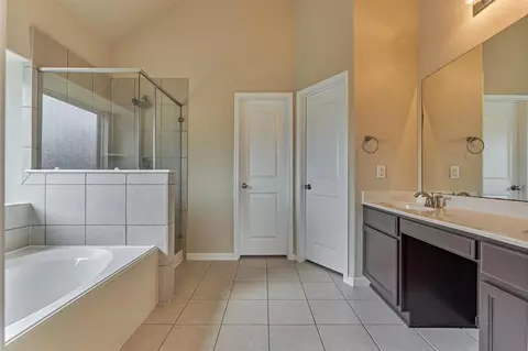 Bath - 30707 Sage Trace Ct, Spring, TX 77386 photo 2 of 6