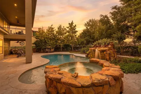 19 Miramar Heights Cir, Sugar Land, TX 77479