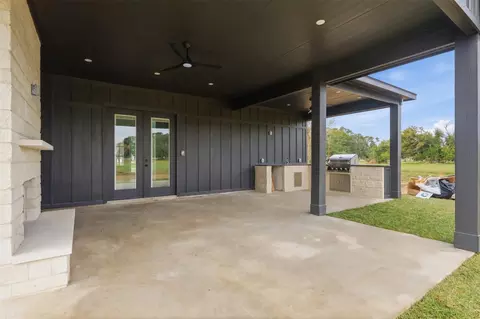 Exterior - 467 Springfield Trl, Angleton, TX 77515 photo 3 of 4