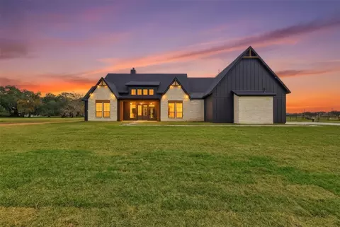 467 Springfield Trl, Angleton, TX 77515