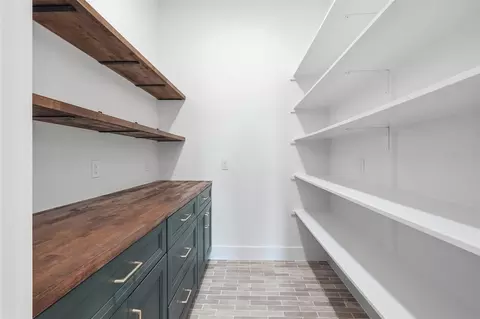 Entry Way - 467 Springfield Trl, Angleton, TX 77515 photo 2 of 4