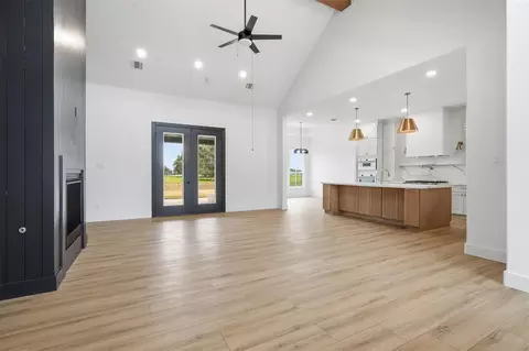 Living - 467 Springfield Trl, Angleton, TX 77515 photo 1 of 3