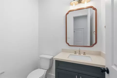 Bath - 467 Springfield Trl, Angleton, TX 77515 photo 5 of 8