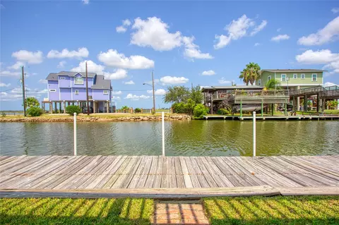 114 Bayou Vista Dr, Hitchcock, TX 77563