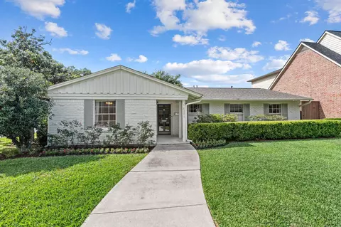 6201 Overbrook Ln, Houston, TX 77057