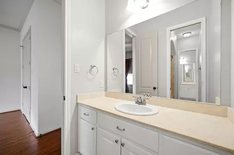 Bath - 7818 Sunset Falls Ct, Spring, TX 77379 photo 5 of 7