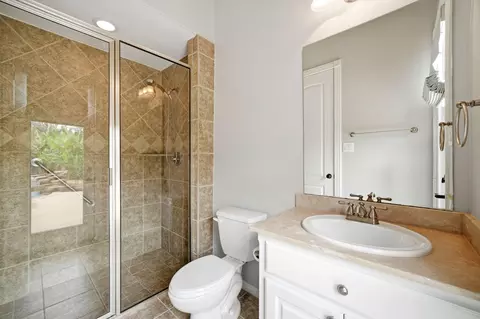 Bath - 7818 Sunset Falls Ct, Spring, TX 77379 photo 6 of 7