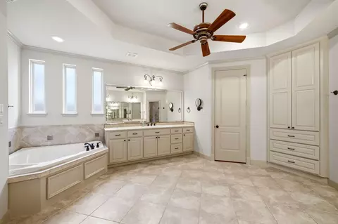 Bath - 7818 Sunset Falls Ct, Spring, TX 77379 photo 2 of 7
