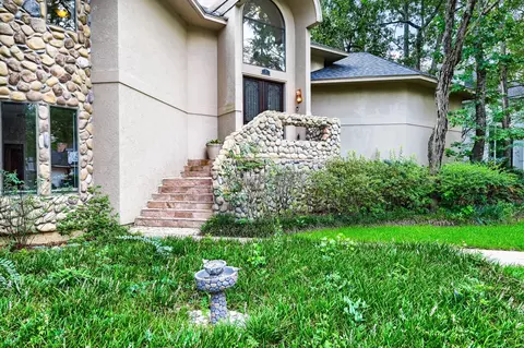 Exterior - 3 Hillside View Pl, Spring, TX 77381 photo 4 of 7