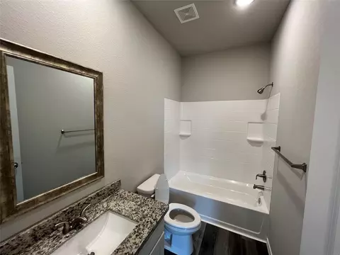 Bath - 11595 Persimmon St, Willis, TX 77318 photo 2 of 3