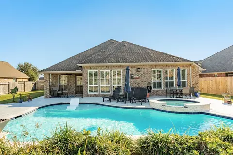 1279 Laurel Ln, Angleton, TX 77515 photo 1