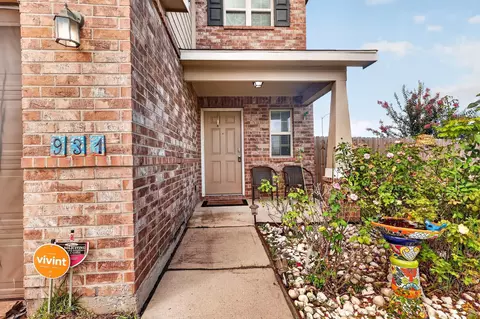 931 Salado Slough Ln, Rosenberg, TX 77471