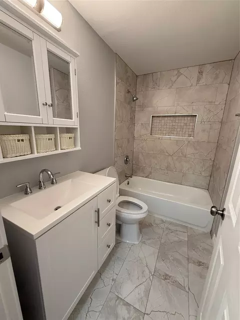 Bath - 1102 E 2nd St, Sweeny, TX 77480 photo 1 of 1