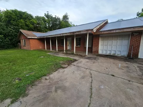 1301 N Vauthier Ln, La Marque, TX 77568