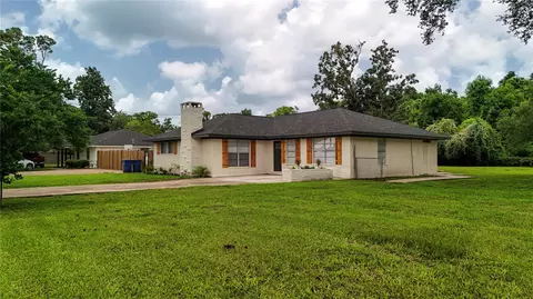 223 Lee Ave, Jones Creek, TX 77541