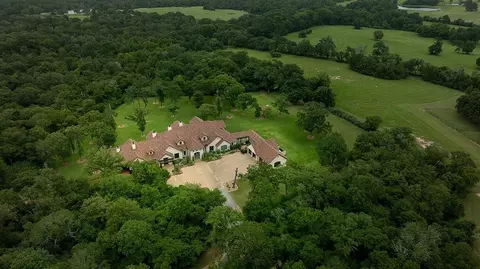 40693 Center Hill Rd, Hempstead, TX 77445