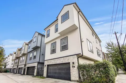 953 W 24th St, Houston, TX 77008