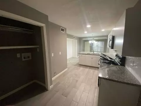 5625 Antoine Dr #1211, Houston, TX 77091