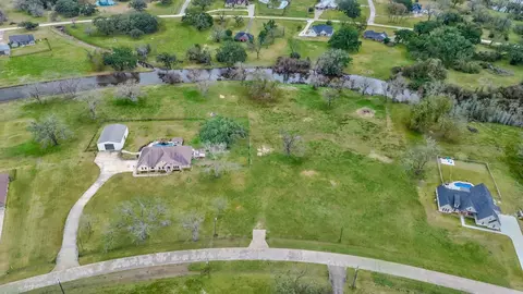 865 Mill Rd, Angleton, TX 77515 photo 3