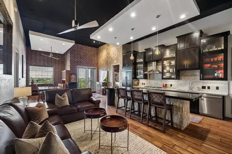 1111 Studewood St #609, Houston, TX 77008