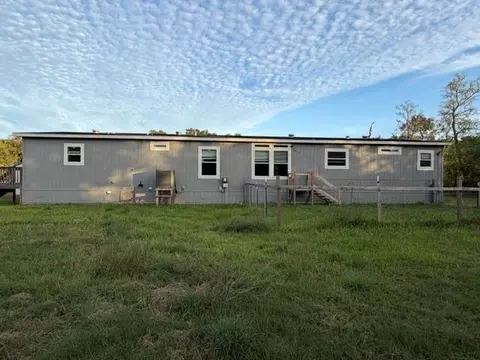 Exterior - 7094 County Road 3, Sweeny, TX 77480 photo 2 of 5