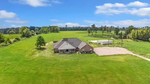11265 State Hwy 7 W, Center, TX 75935