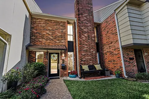 9407 Fondren Rd, Houston, TX 77074