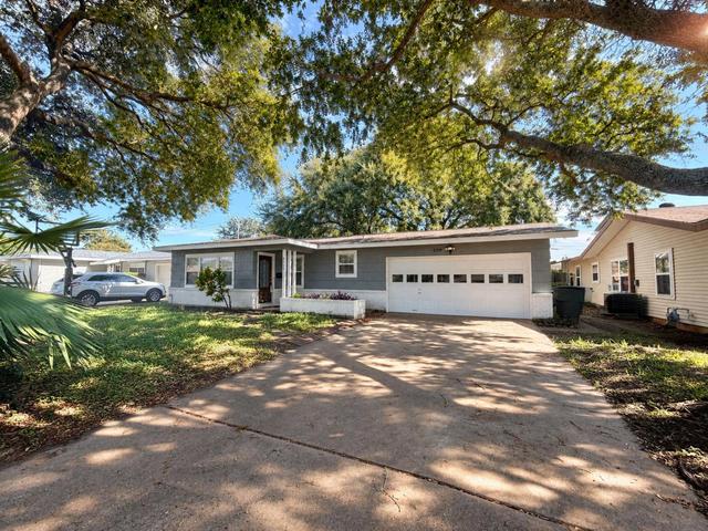 6709 Fairway Dr, Galveston, TX 77551