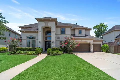 5711 Clouds Creek Ln, Sugar Land, TX 77479