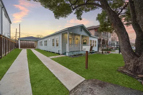 207 Tabor St, Houston, TX 77009