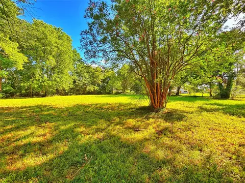 1001 Old San Antonio Rd, Crockett, TX 75835